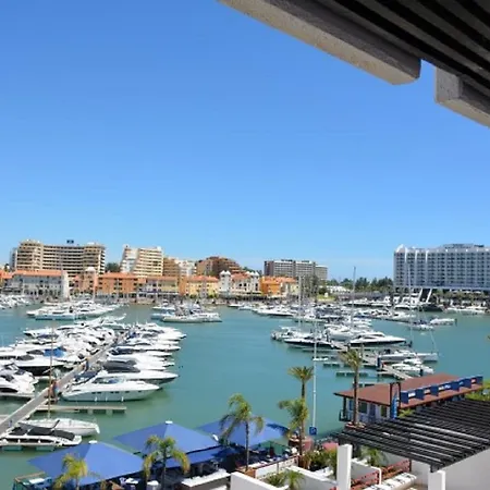 Outstanding View Of Marina דירה